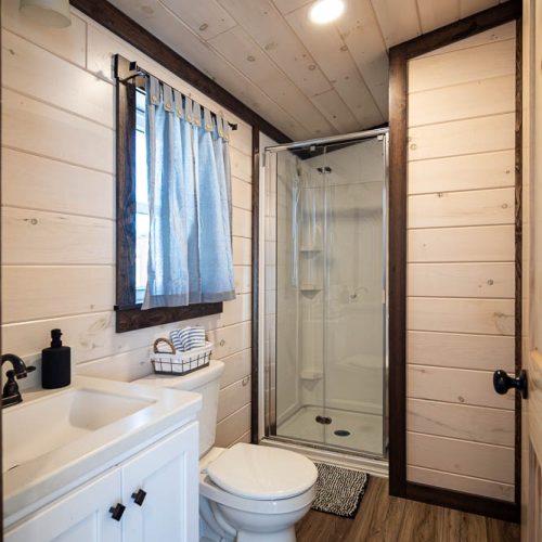 Kiononia Lodge Bathroom