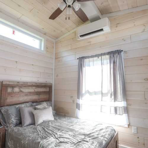 bedroom in a summit view by Dwellity