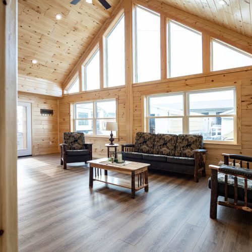 living room view to the front of the cedar ridge lodge 68050