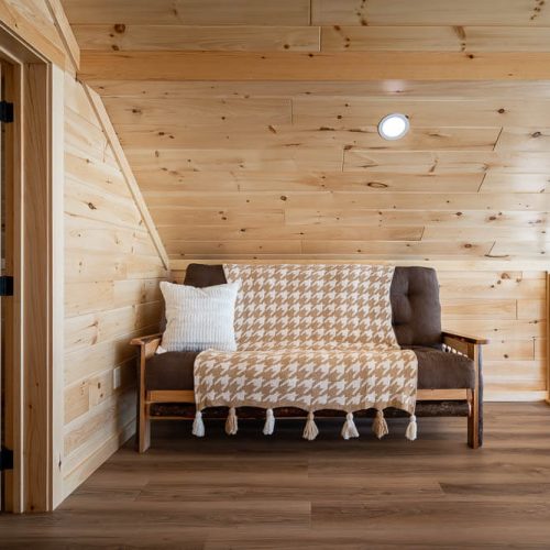 Cedar Ridge Lodge Loft with Sofa